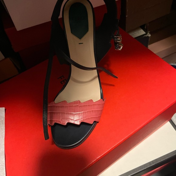 Fendi multicolored sandals size 39